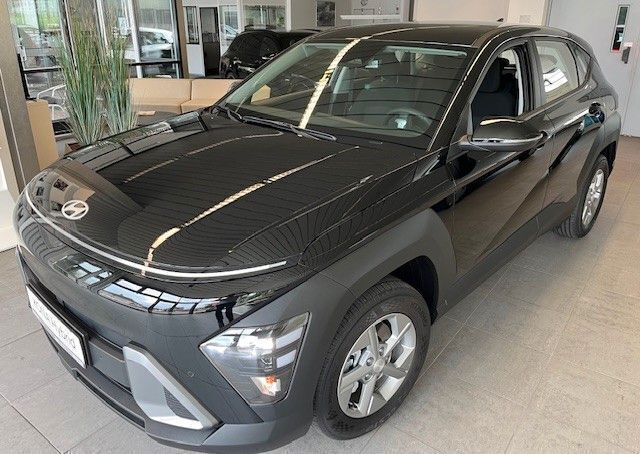 Abyss black Neu 2025 Hyundai Kona Select SUV | 27.990 € (Superpreis) - Bild 1/4