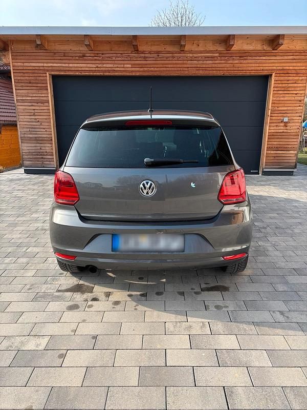 Gebraucht VW Polo 90 PS (66 kW) 2014 Grau Kleinwagen