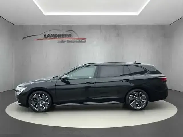 Gebraucht Skoda Superb SportLine 193 PS (141 kW) 2025 Ebony schwarz metallic (metallic) Kombi