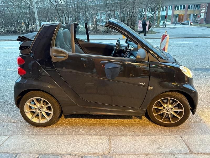 Gebraucht Smart ForTwo Cabrio 71 PS (52 kW) 2013 Schwarz Cabrio