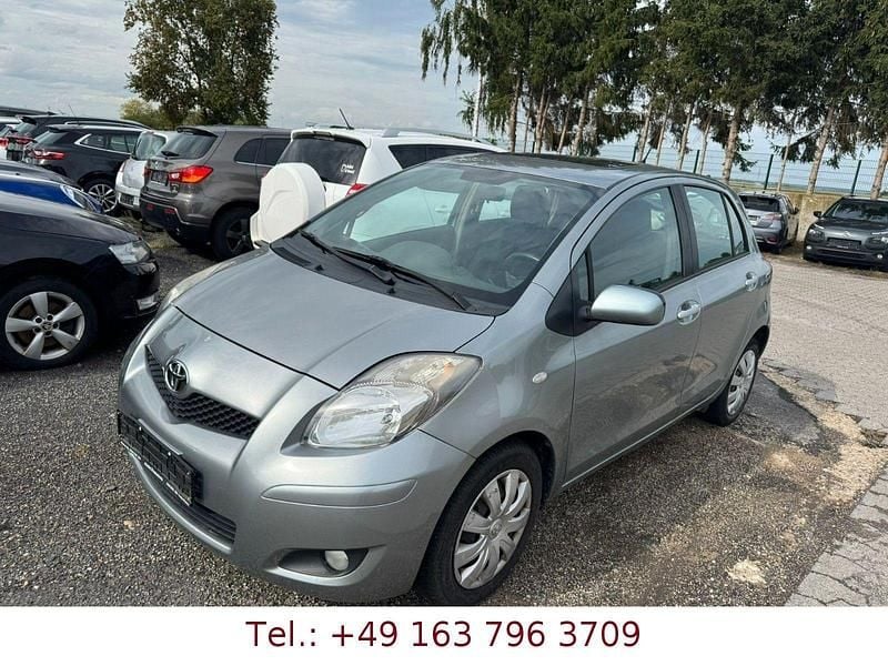 Silber Gebraucht 2010 Toyota Yaris Basis Kleinwagen | 1.100 € (Superpreis) - Bild 1/4