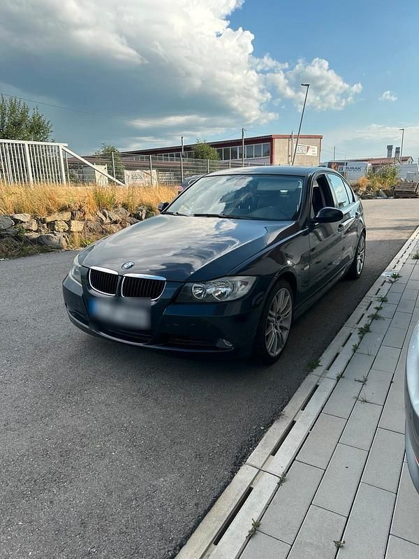 Blau Gebraucht 2007 BMW 320 Limousine | 6.300 € (Teuer) - Bild 1/4