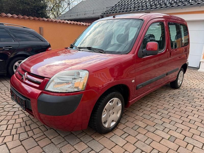 Second-hand Citroën Berlingo 75 CP (55 kW) 2005 Roșu Monovolum