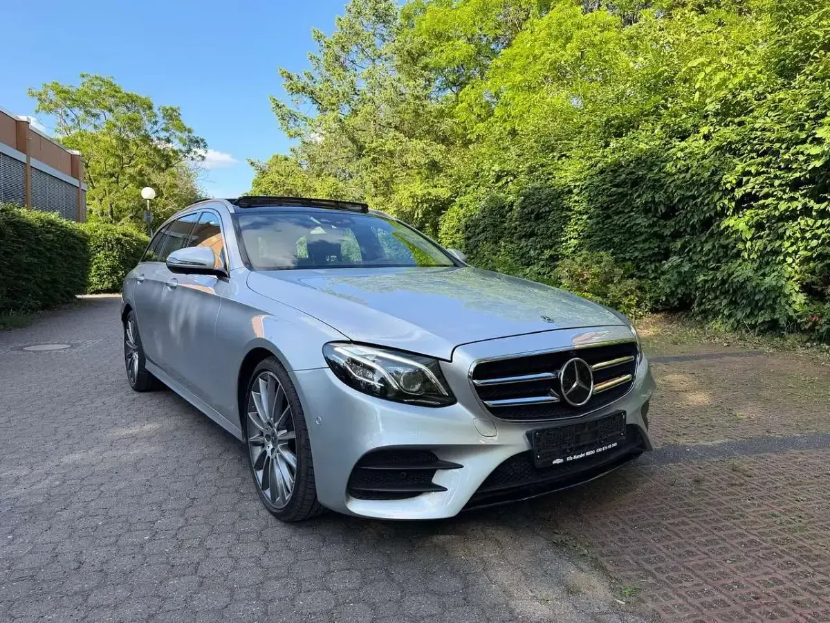 Gebraucht Mercedes E400 333 PS (244 kW) 2017 Iridiumsilber  metalliclack Kombi
