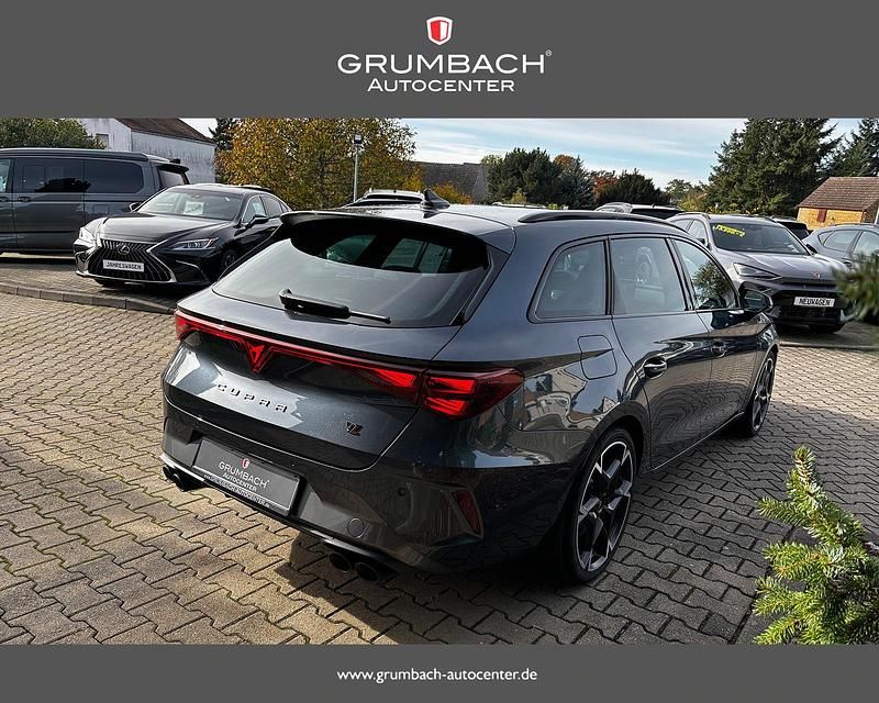 Neu Cupra Leon VZ 333 PS (244 kW) 2025 S7 magnetic tech metallic Kombi