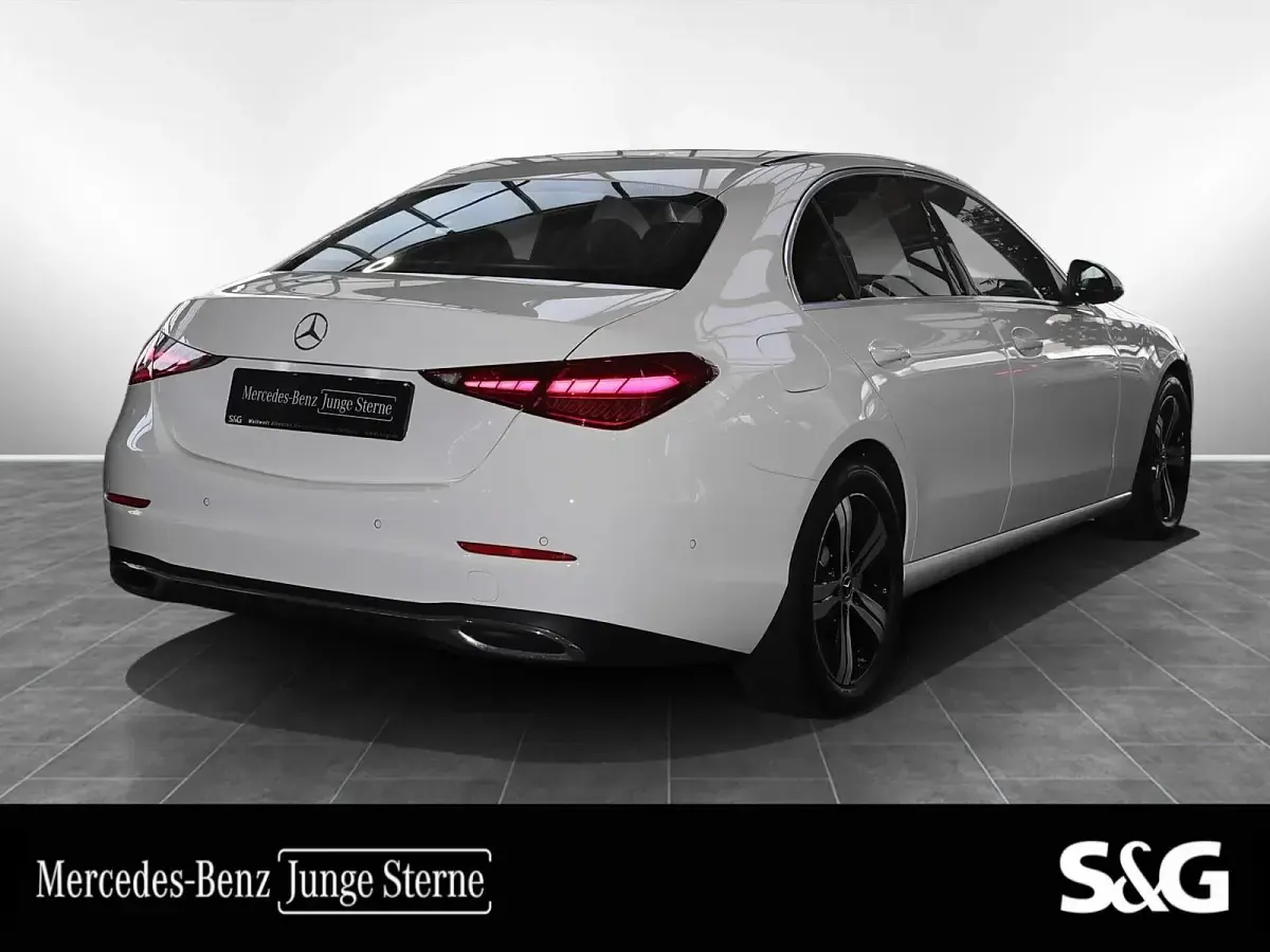 Gebraucht Mercedes C180 Avantgarde 170 PS (125 kW) 2025 Unilack polarweiß Limousine