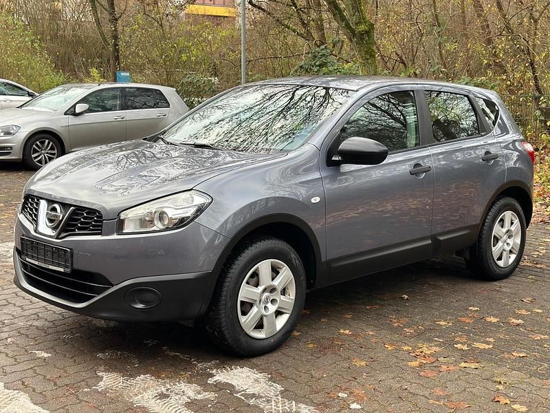 Grau Gebraucht 2010 Nissan Qashqai SUV | 6.300 € (Fairer Preis) - Bild 1/4