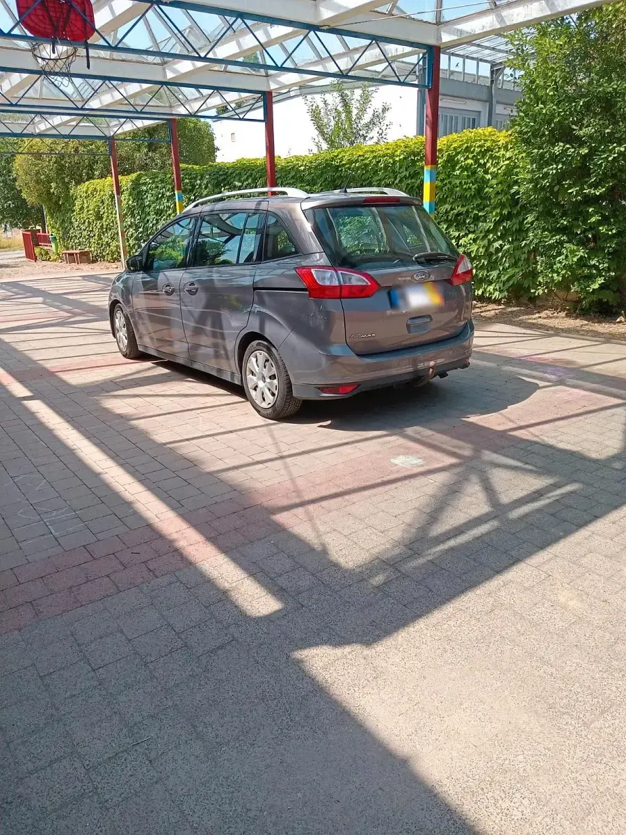 Gebraucht Ford Grand C-Max 143 PS (105 kW) 2011 Braun Van / Kleinbus