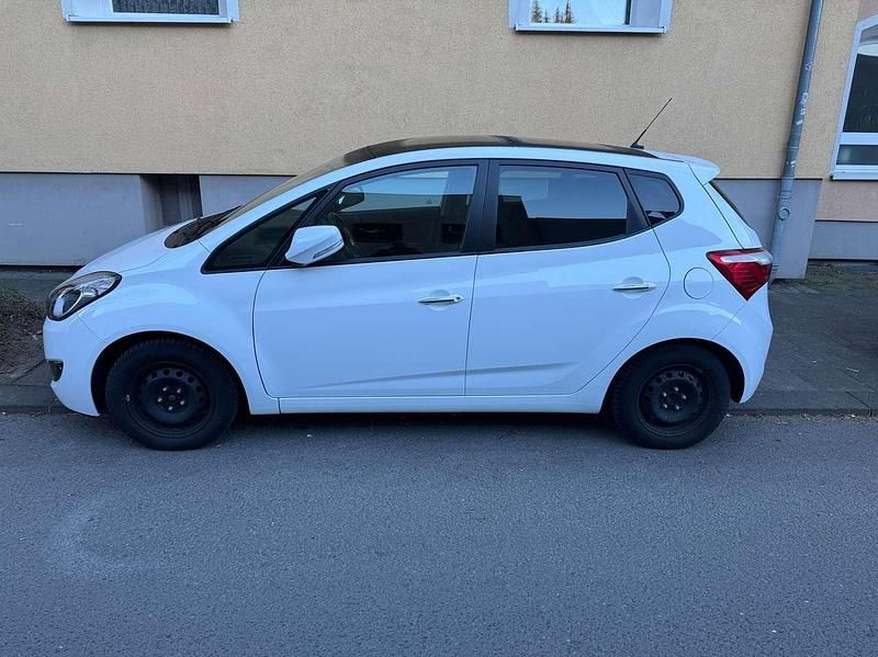 Gebraucht Hyundai ix20 Passion Plus 90 PS (66 kW) 2017 Weiß Kleinwagen