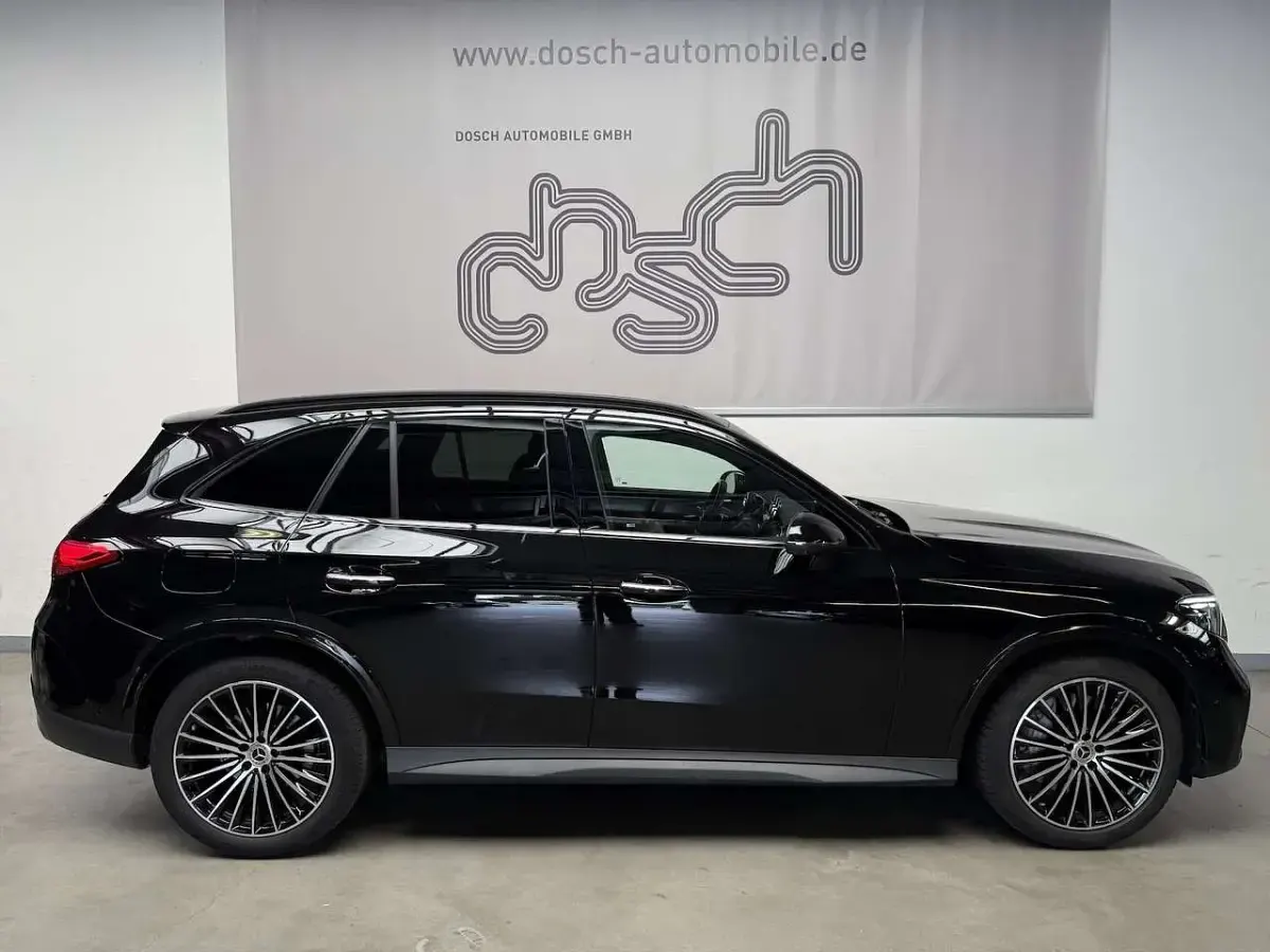 Gebraucht Mercedes GLC220 AMG 220 PS (161 kW) 2024 Obsidianschwarz SUV