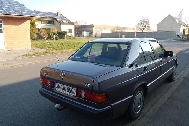 Gebraucht Mercedes 190 109 PS (80 kW) 1991 Braun Limousine