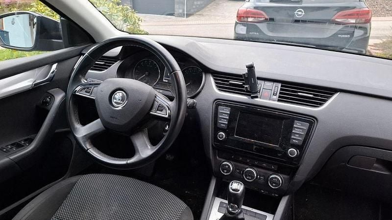 Gebraucht Skoda Octavia Ambition 150 PS (110 kW) 2014 Schwarz Kleinwagen