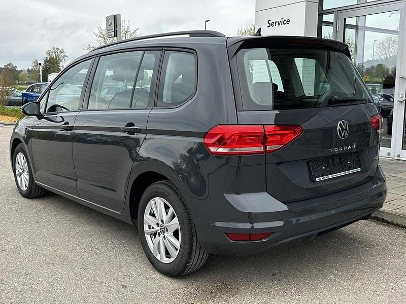 Gebraucht VW Touran 122 PS (89 kW) 2022 Grau Van / Kleinbus