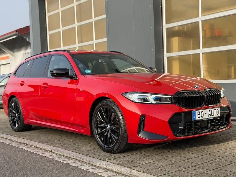 Rot Gebraucht 2024 BMW 320 M Sport Limousine | 41.900 € (Etwas zu teuer) - Bild 1/4
