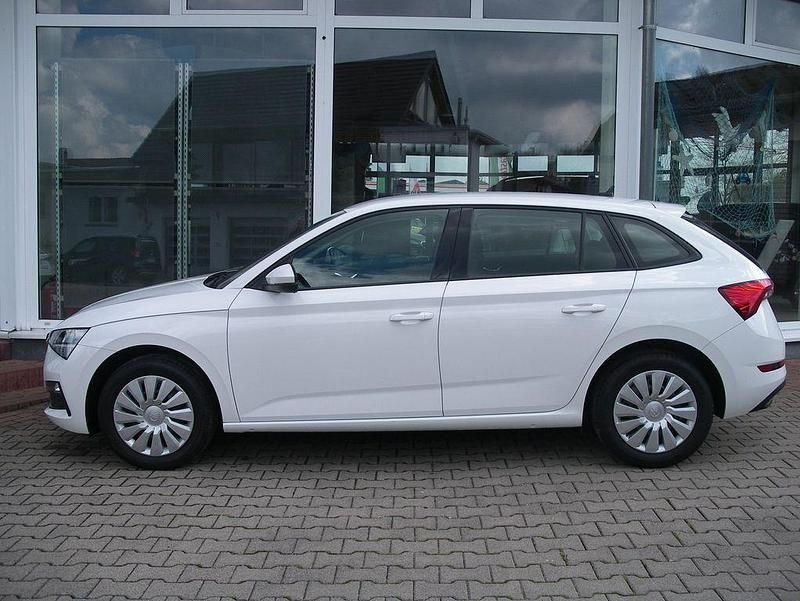 Occasion Skoda Scala Cool Plus 95 ch (69 kW) 2022 Blanc Citadine