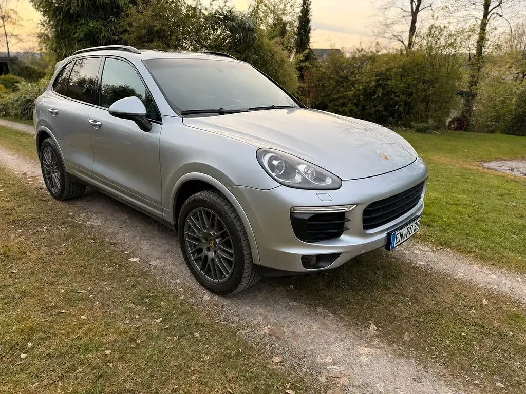 Gebraucht Porsche Cayenne 299 PS (219 kW) 2017 Silber SUV