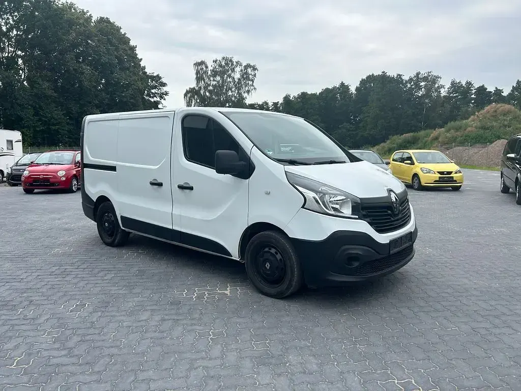 Gebraucht Renault Trafic Komfort 95 PS (69 kW) 2017 Weiß Van / Kleinbus