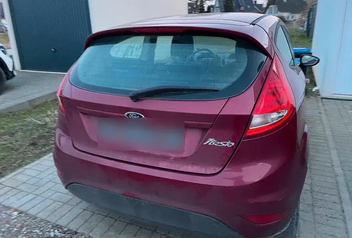 Gebraucht Ford Fiesta 60 PS (44 kW) 2009 Rot Kleinwagen