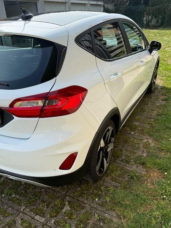 Gebraucht Ford Fiesta Active X 125 PS (91 kW) 2020 Weiß Kleinwagen
