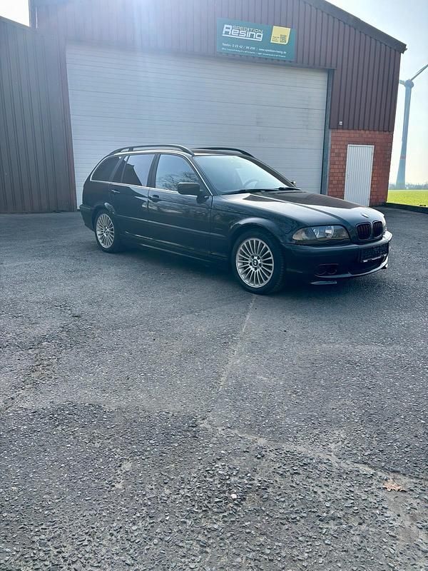 Second-hand BMW 330 184 CP (135 kW) 2000 Negru Break
