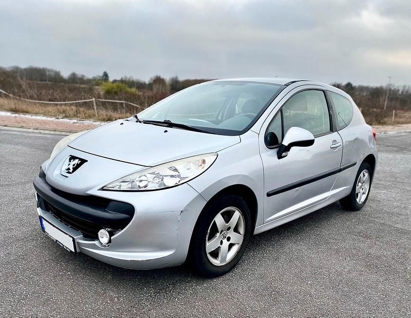 Grau Gebraucht 2009 Peugeot 207 Kleinwagen | 1.650 € (Guter Preis) - Bild 1/4