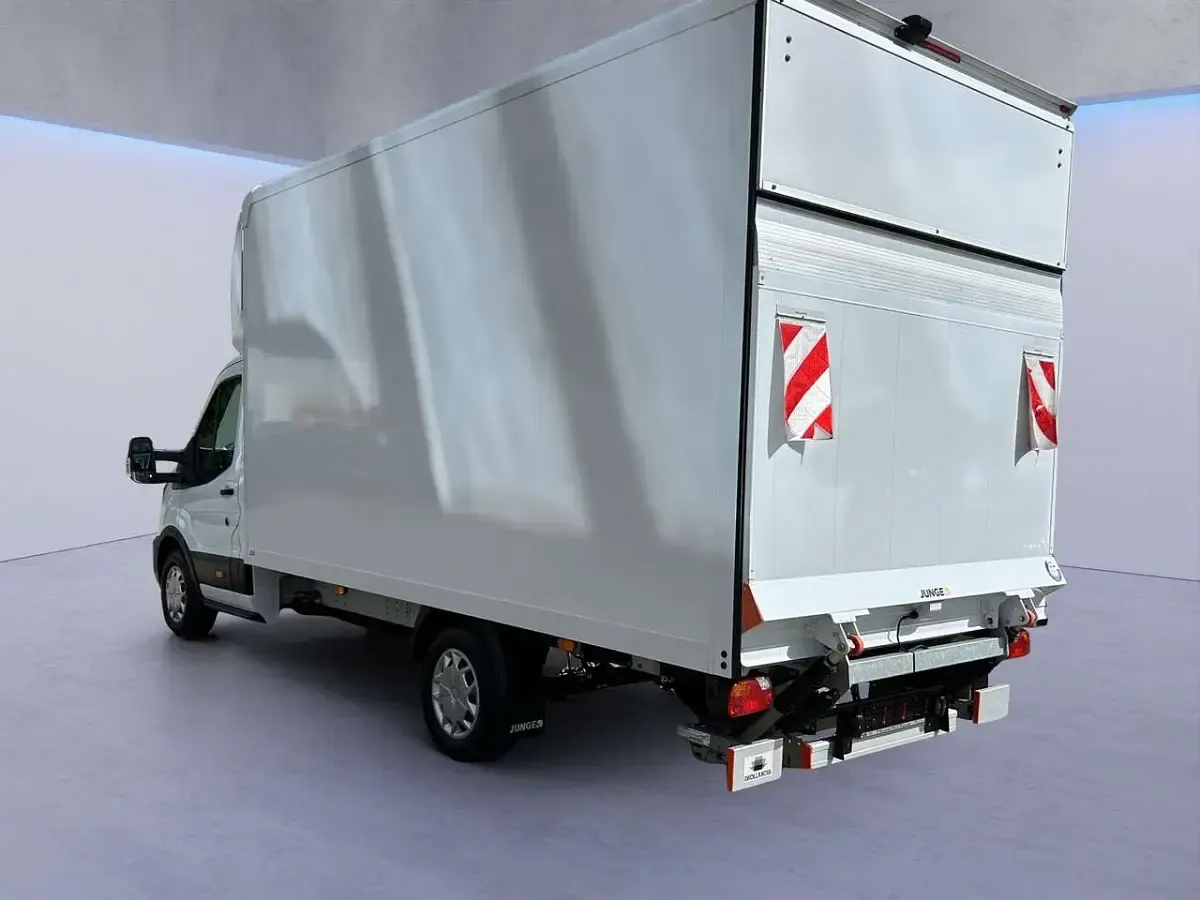 Gebraucht Ford Transit Trend 155 PS (114 kW) 2025 Weiß Kleinwagen