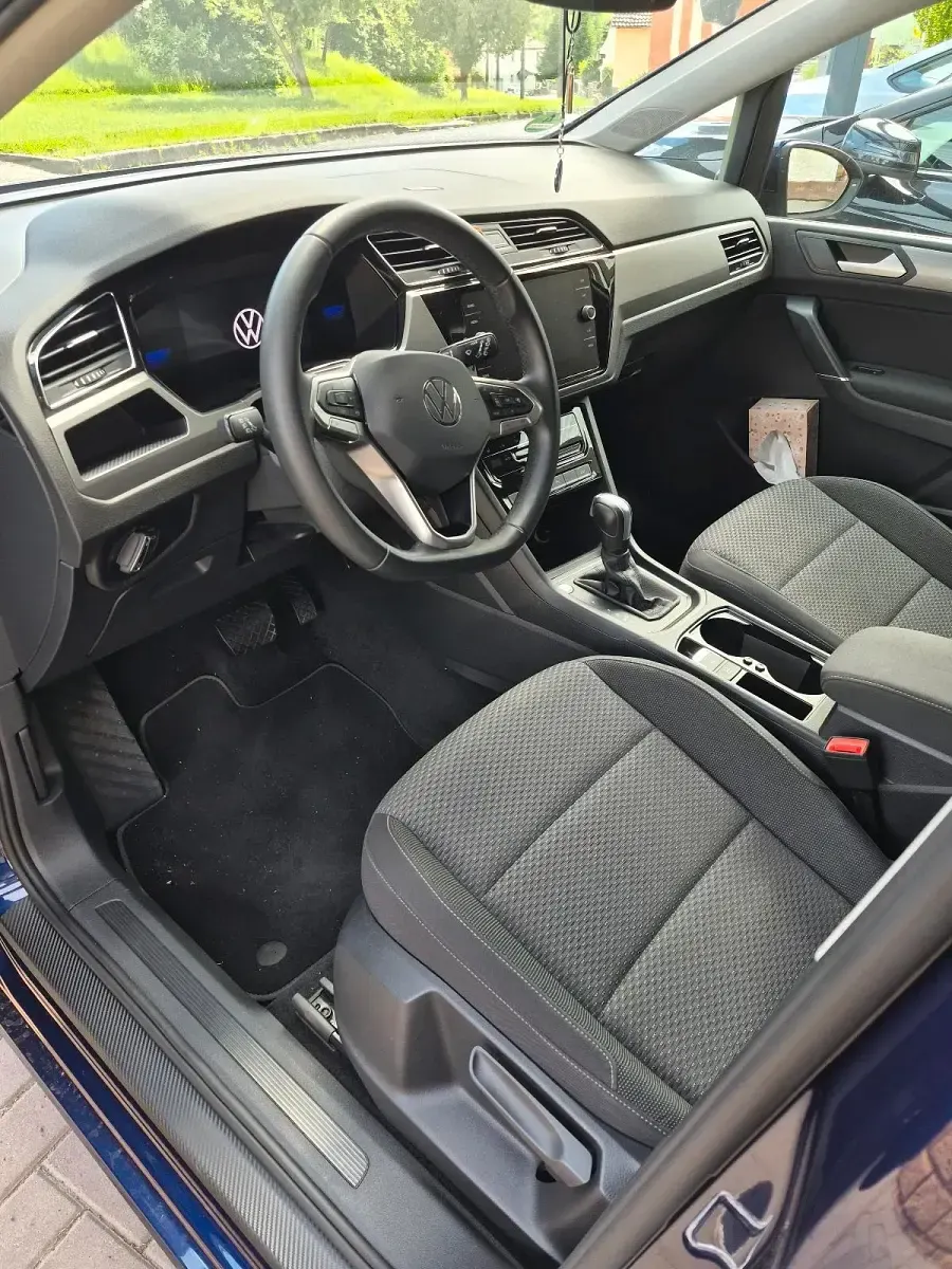 Gebraucht VW Touran 150 PS (110 kW) 2024 Blau Van / Kleinbus