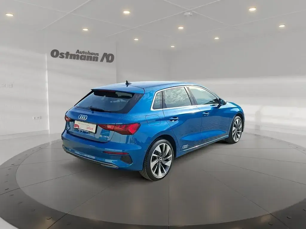 Używany Audi A3 Edition .1 150 KM (110 kW) 2021 Niebieski Sedan/Limuzyna