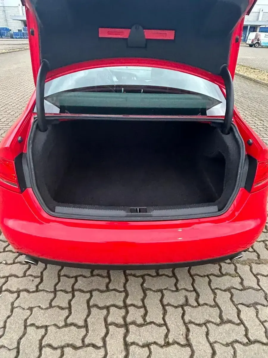 Gebraucht Audi A4 190 PS (139 kW) 2009 Rot Limousine
