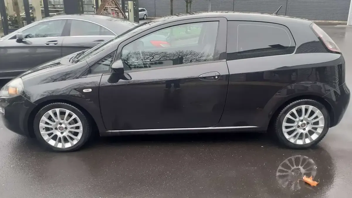 Gebraucht Fiat Punto Evo More 84 PS (61 kW) 2013 Schwarz Kleinwagen