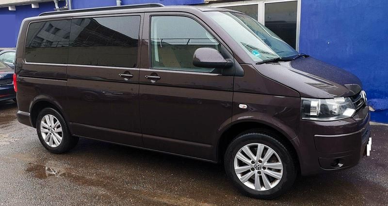 Usado VW Multivan 179 CV (131 kW) 2011 Marrón Monovolumen