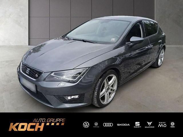 "pirineos" grau Gebraucht 2016 Seat Leon FR Limousine | 13.330 € (Fairer Preis) - Bild 1/3