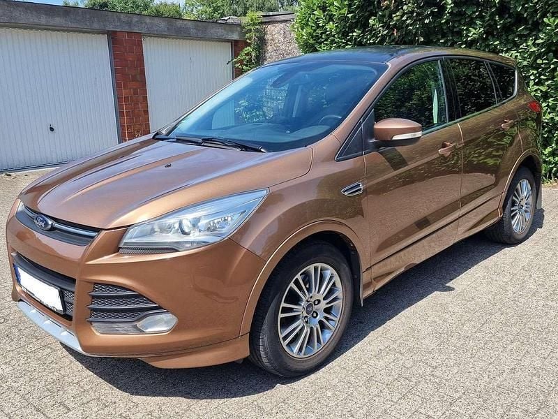 Braun Gebraucht 2013 Ford Kuga Titanium SUV | 12.900 € (Fairer Preis) - Bild 1/4