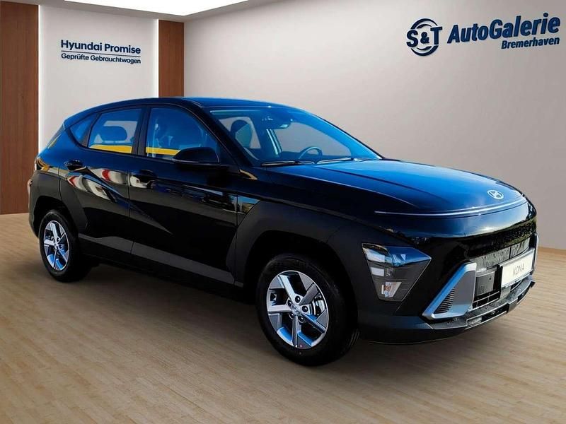 Gebraucht Hyundai Kona Select 139 PS (102 kW) 2025 Abyss black SUV
