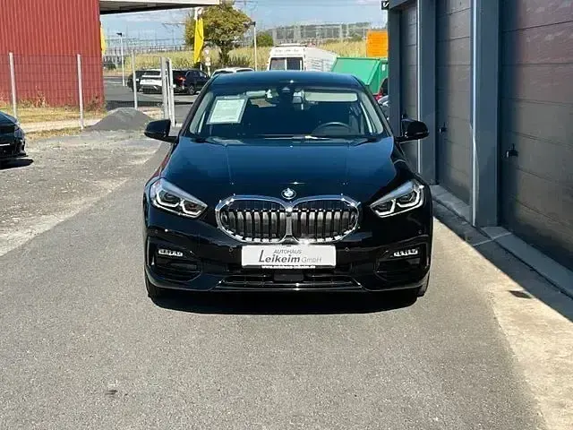 Gebraucht BMW 118 Sport Line 140 PS (102 kW) 2019 Schwarz Limousine