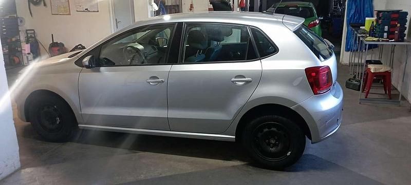 Silber Gebraucht 2014 VW Polo Limousine | 6.100 € (Fairer Preis) - Bild 1/4