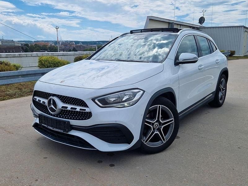 Silber Gebraucht 2021 Mercedes GLA180 AMG SUV | 29.950 € (Fairer Preis) - Bild 1/4