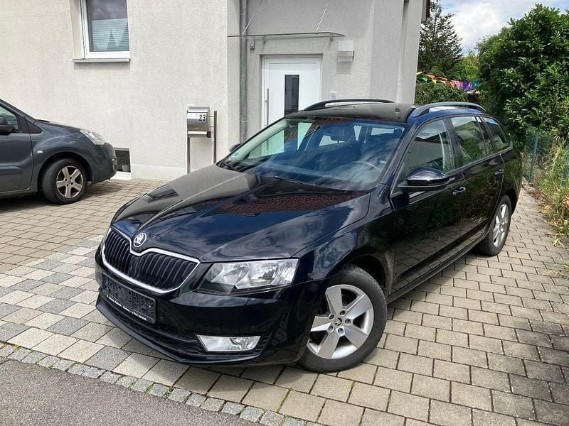 Schwarz Gebraucht 2016 Skoda Octavia Active Kombi | 8.750 € (Guter Preis) - Bild 1/4