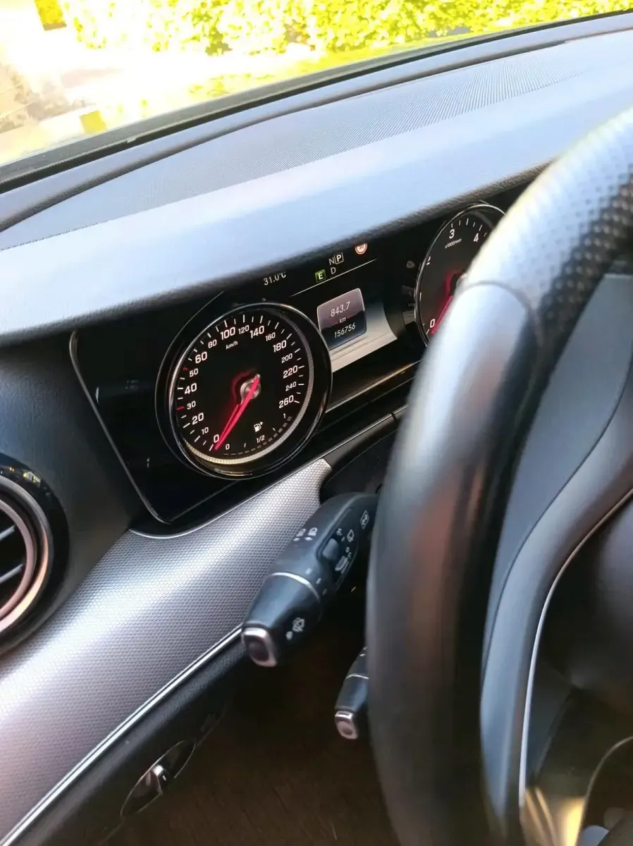 Gebraucht Mercedes E220 194 PS (142 kW) 2017 Grau Kombi