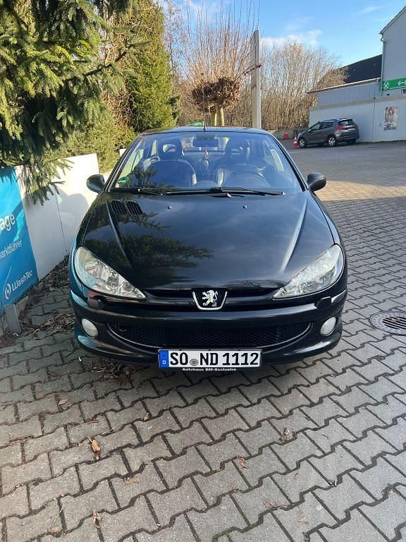 Gebraucht Peugeot 206 CC 109 PS (80 kW) 2004 Schwarz Cabrio