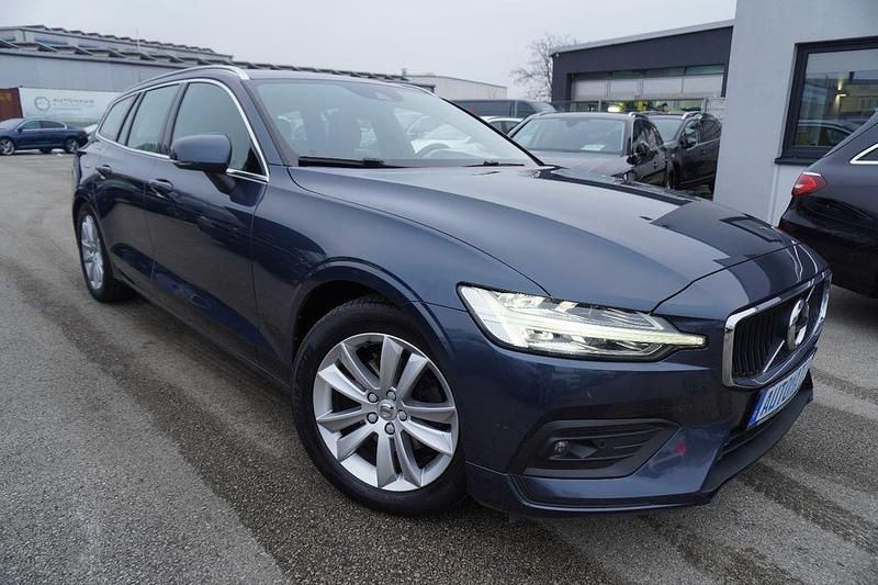 Gebraucht Volvo V60 150 PS (110 kW) 2018 Blau Kombi