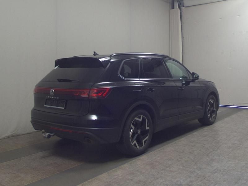 Gebraucht VW Touareg 231 PS (169 kW) 2024 Schwarz SUV