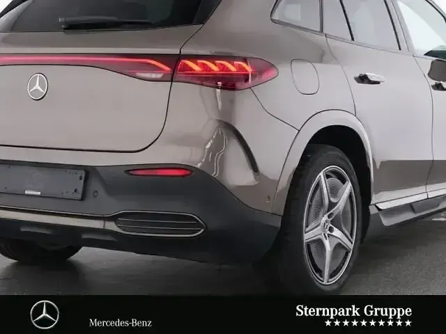 Gebraucht Mercedes EQE300 AMG 180 kW (245 PS) 2025 Lack samtbraun SUV