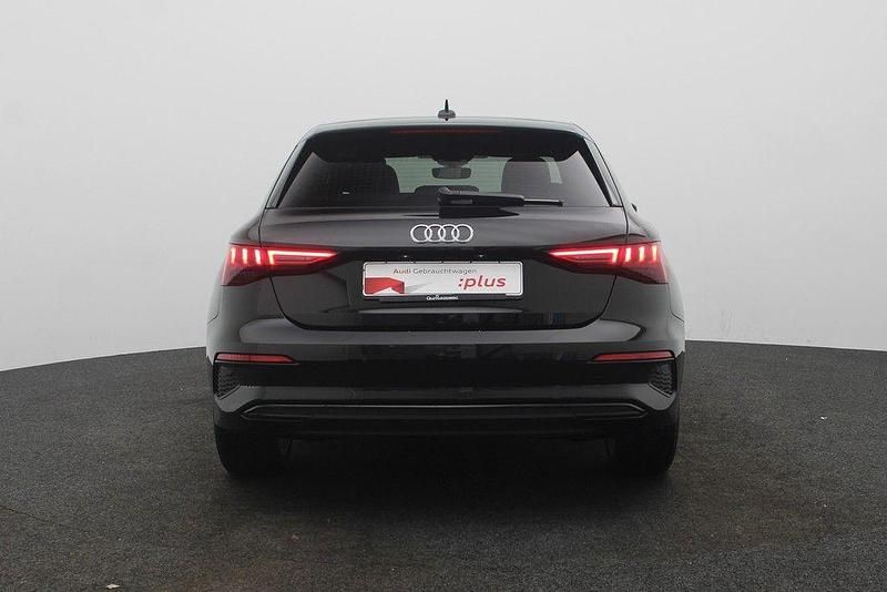 Usado Audi A3 Advanced 150 HP (110 kW) 2024 Preto Sedan