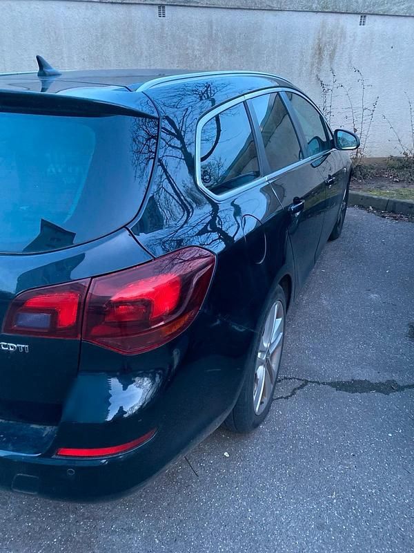 Gebraucht Opel Astra 160 PS (117 kW) 2011 Schwarz Kombi