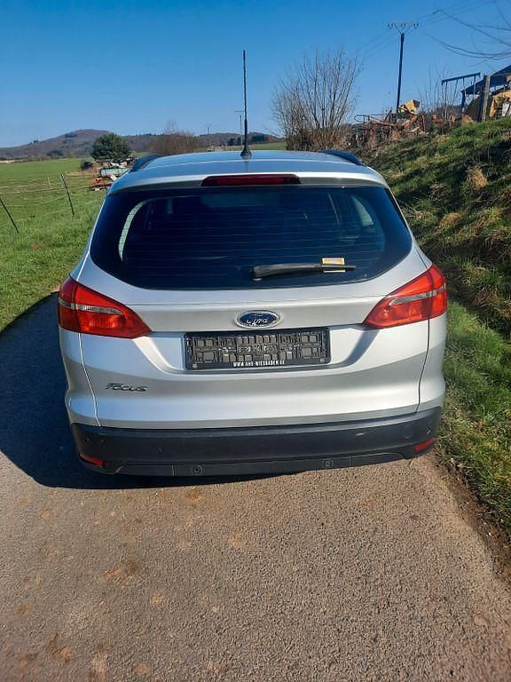 Gebraucht Ford Focus Business Edition 120 PS (88 kW) 2016 Silber Limousine