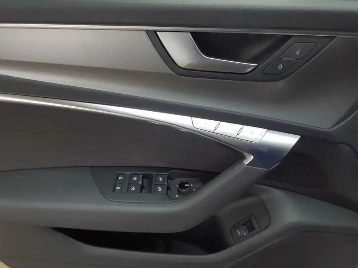 Gebraucht Audi A6 Sport 286 PS (210 kW) 2021 Ibisweiß Kombi
