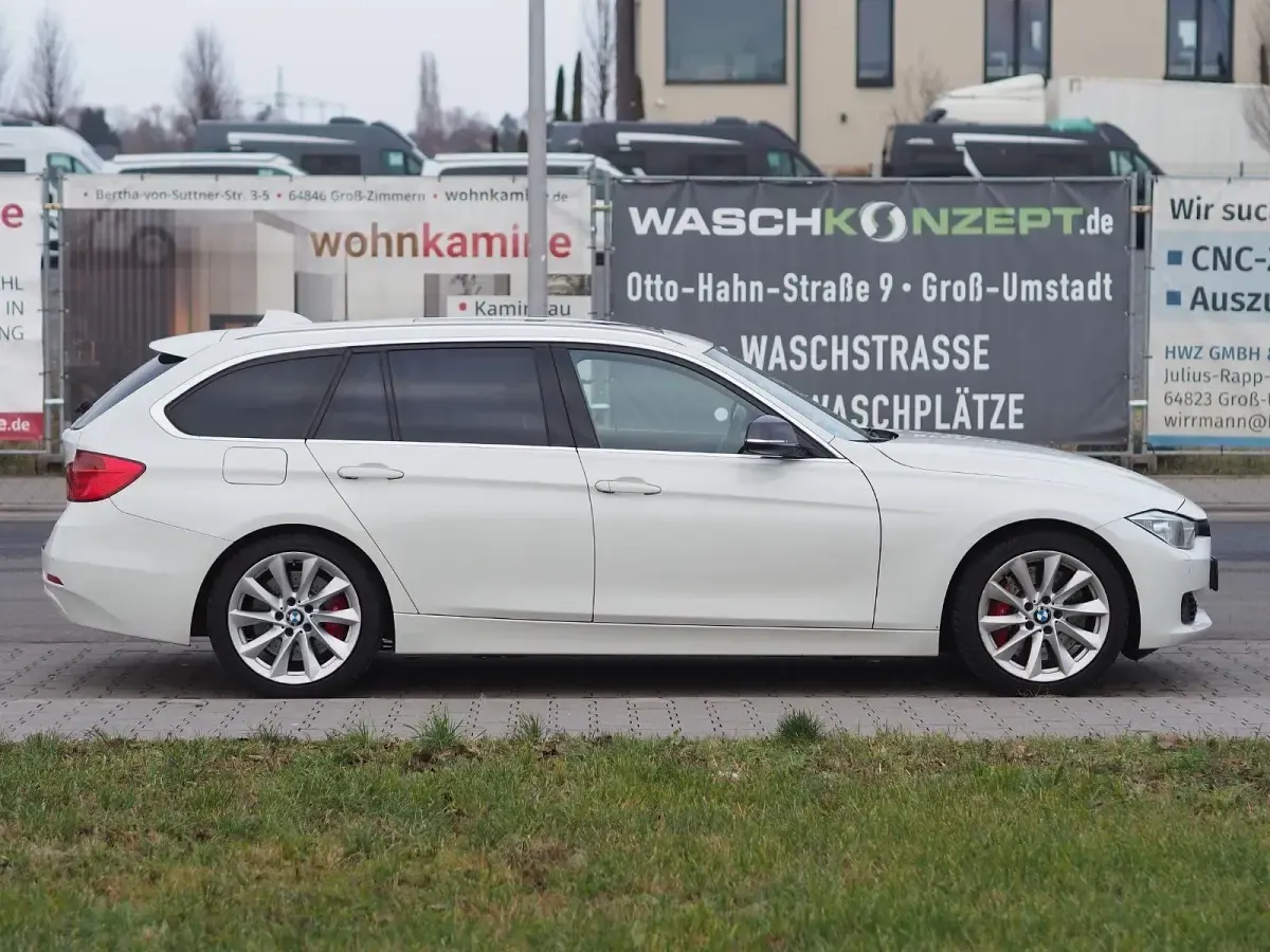 Używany BMW 330 M Performance 286 KM (210 kW) 2013 Biały Kombi