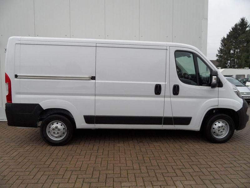 Gebraucht Opel Movano Edition 140 PS (102 kW) 2024 Casablancaweiß Van