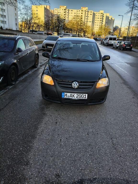 Gebraucht VW Fox 54 PS (39 kW) 2008 Schwarz Kleinwagen